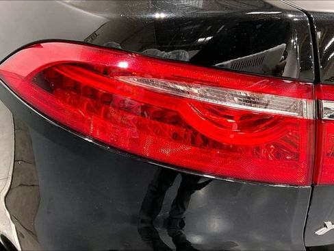 Used 2016 Jaguar XF Prestige image 25