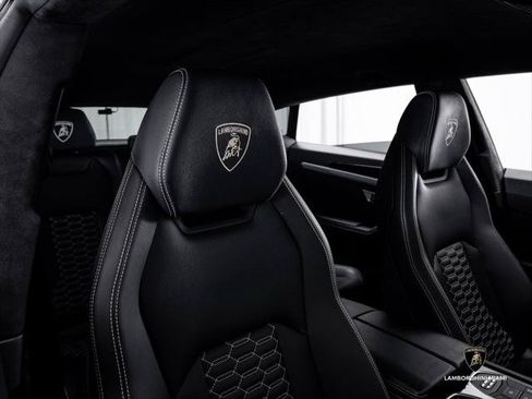 Used 2019 Lamborghini Urus AWD/4WD image 40