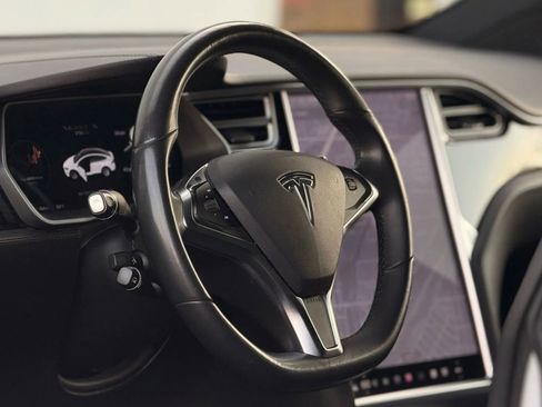 Used 2016 Tesla Model X 75D image 14