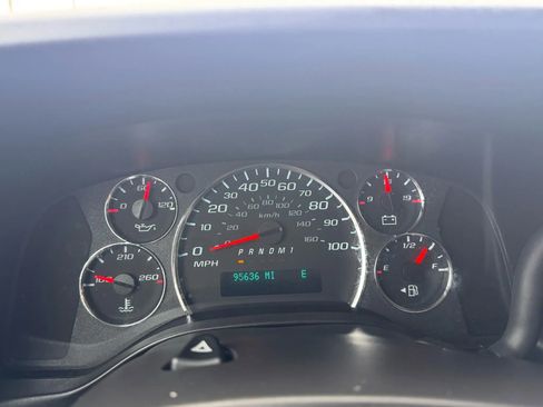 Used 2021 Chevrolet Express 2500 w/ Driver Convenience Package image 18