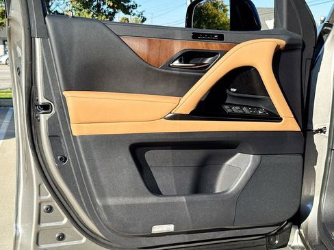 New 2025 Lexus LX 700h Luxury image 17