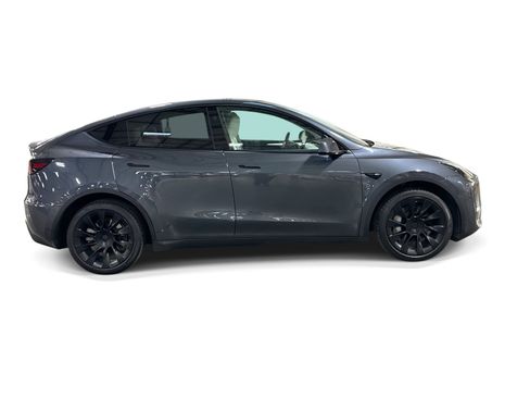 Certified 2023 Tesla Model Y Long Range AWD/4WD image 7