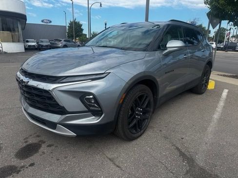 Used 2025 Chevrolet Blazer LT w/ Convenience Package AWD/4WD image 1