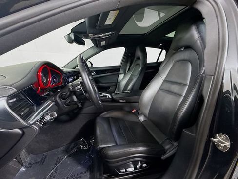 Used 2018 Porsche Panamera RWD image 11