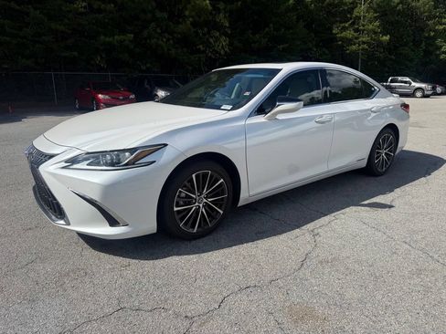 Used 2022 Lexus ES 300h w/ Premium Package FWD image 3