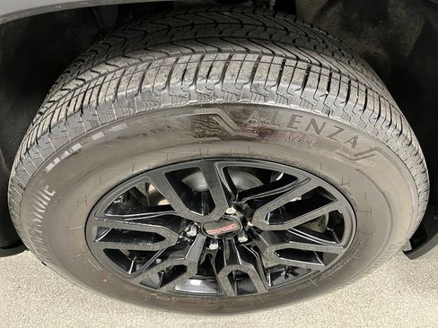 Used 2024 GMC Sierra 1500 Elevation w/ Elevation Premium Package AWD/4WD image 15