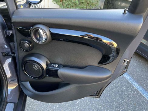 Used 2018 MINI Cooper S FWD image 90