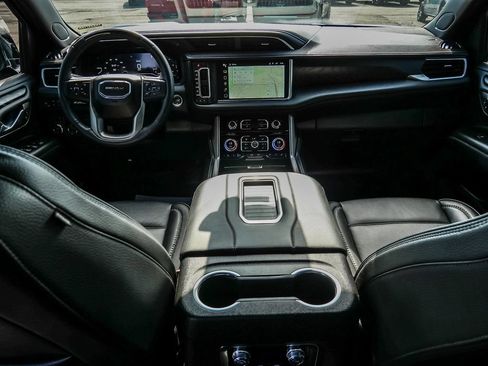 Used 2024 GMC Yukon Denali w/ Advanced Technology Package AWD/4WD image 53