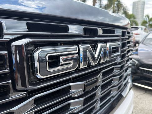 Used 2024 GMC Sierra 2500 Denali Ultimate AWD/4WD image 5