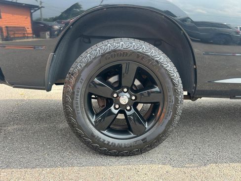 Used 2014 RAM 1500 Express w/ Black Ram 1500 Express Group AWD/4WD image 18