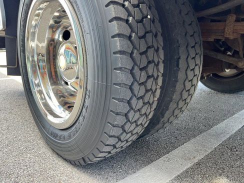 Used 2012 Ford F550 2WD Regular Cab Super Duty w/ Payload Upgrade Pkg image 7