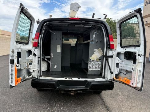 Used 2013 Chevrolet Express 2500 RWD image 12