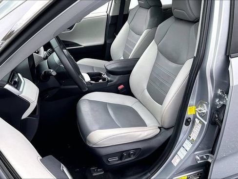 Used 2020 Toyota RAV4 Limited AWD/4WD image 20