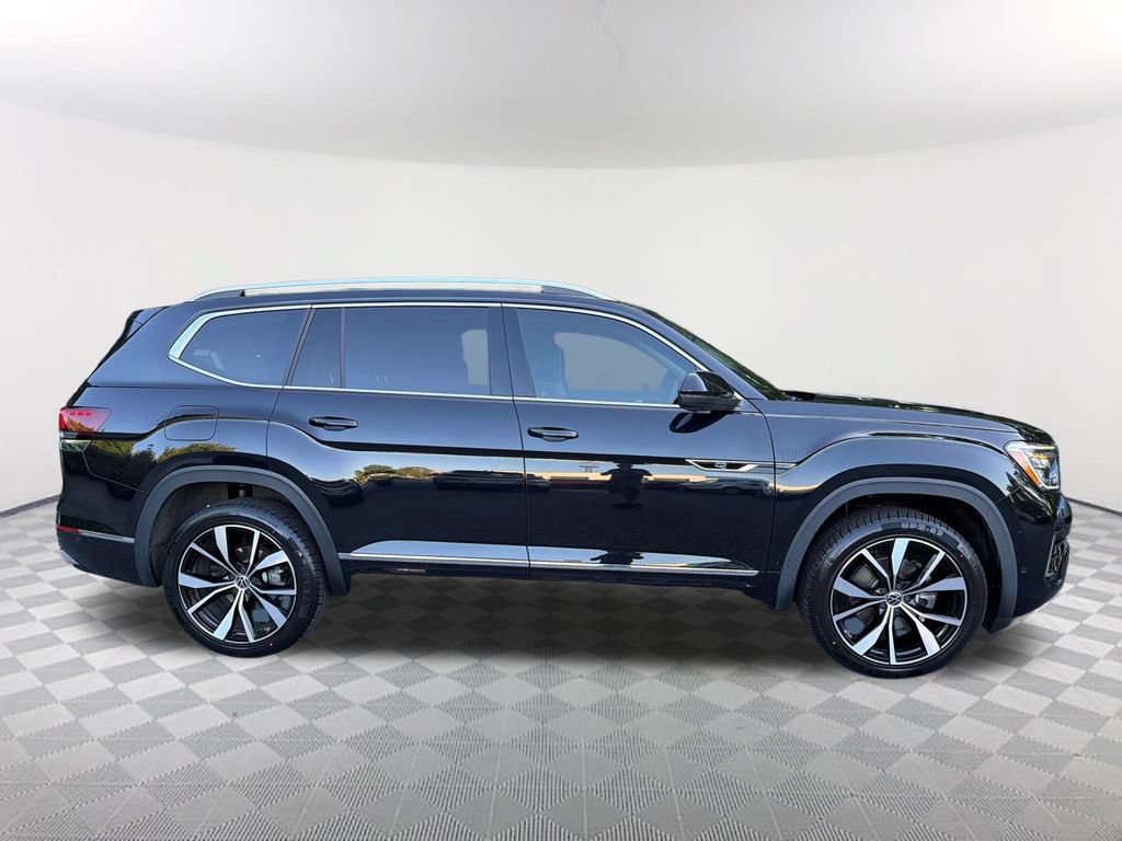 Used 2024 Volkswagen Atlas SEL Premium R-Line AWD/4WD image 4