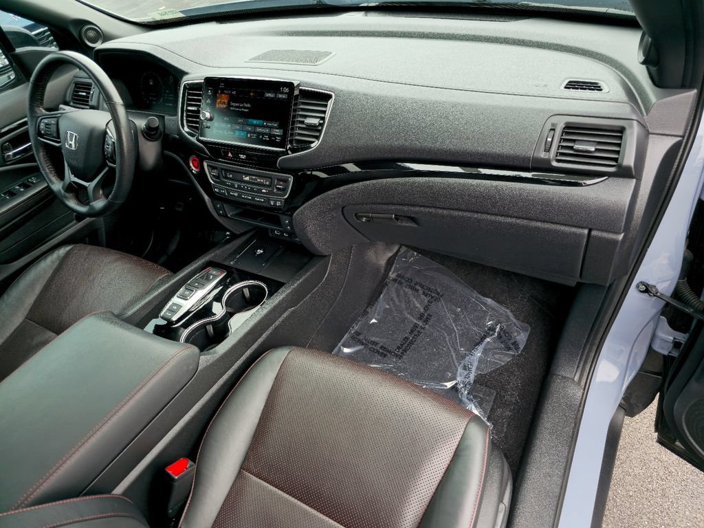 Used 2025 Honda Ridgeline Black Edition image 27