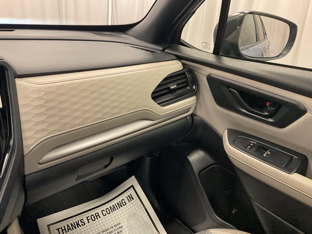 Used 2025 Subaru Forester Premium AWD/4WD image 23