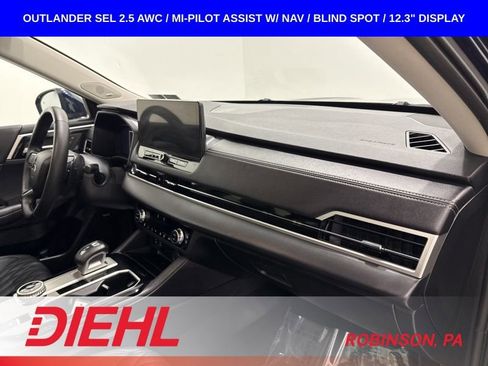 Used 2025 Mitsubishi Outlander SEL AWD/4WD image 18