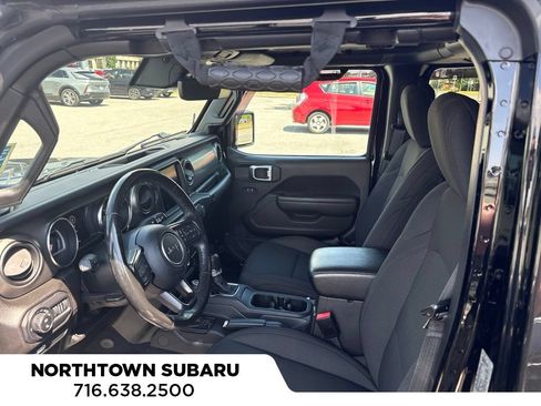 Used 2022 Jeep Gladiator Sport AWD/4WD image 8
