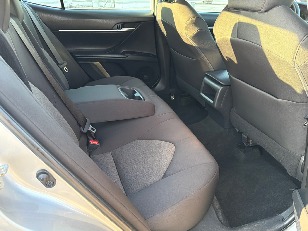 Used 2020 Toyota Camry LE FWD image 10
