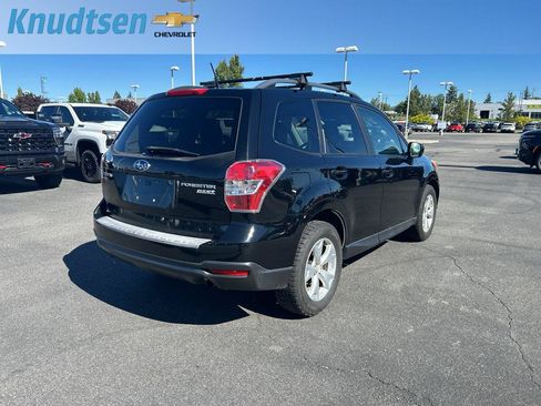 Used 2015 Subaru Forester 2.5i Premium w/ All-Weather Package AWD/4WD image 5