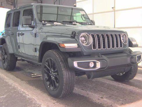 Used 2025 Jeep Wrangler Unlimited Sahara w/ Safety Group image 2