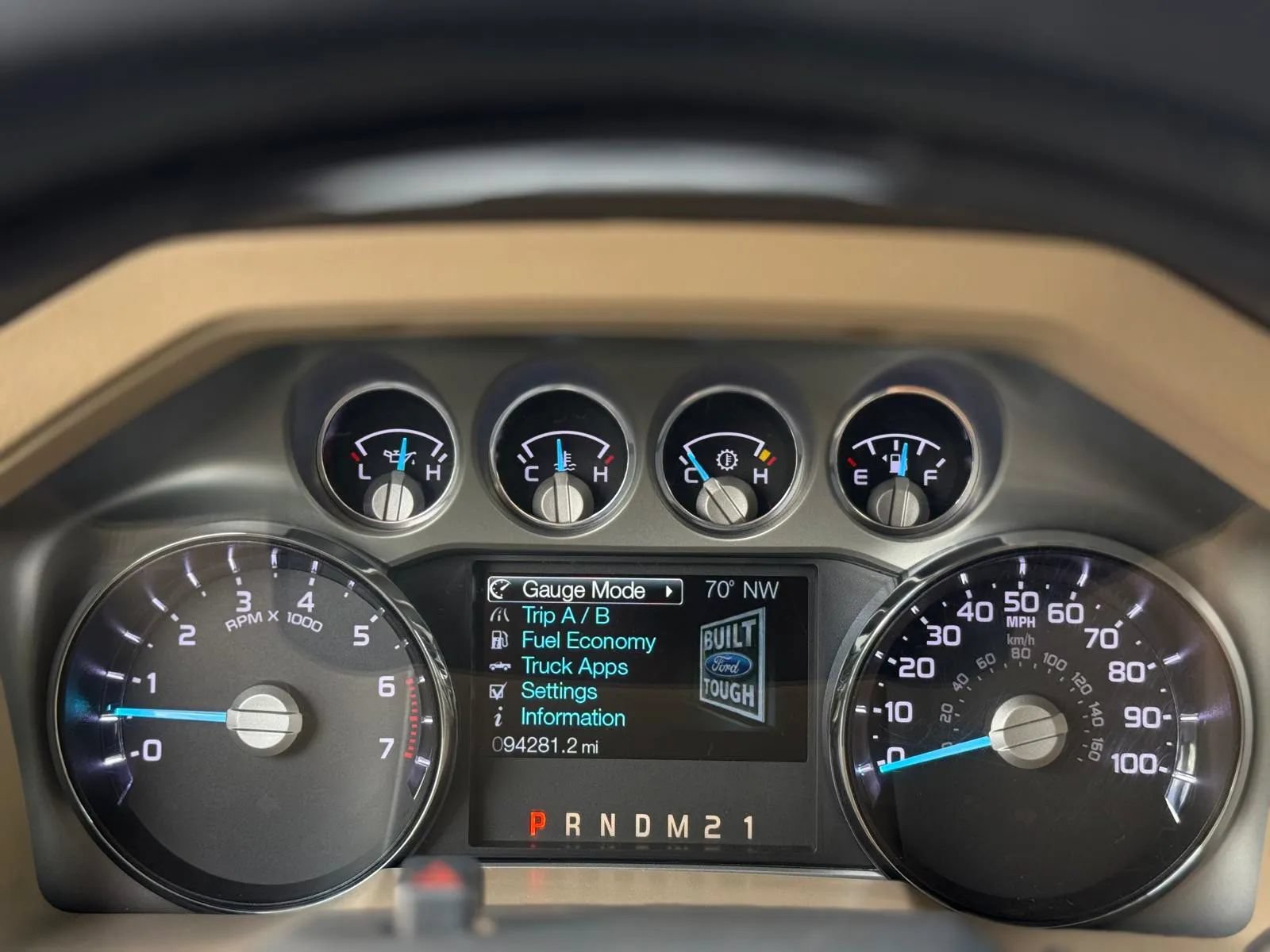 Used 2016 Ford F250 XLT w/ XLT Premium Package AWD/4WD image 17