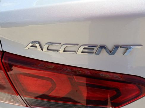 Used 2020 Hyundai Accent SE FWD image 10