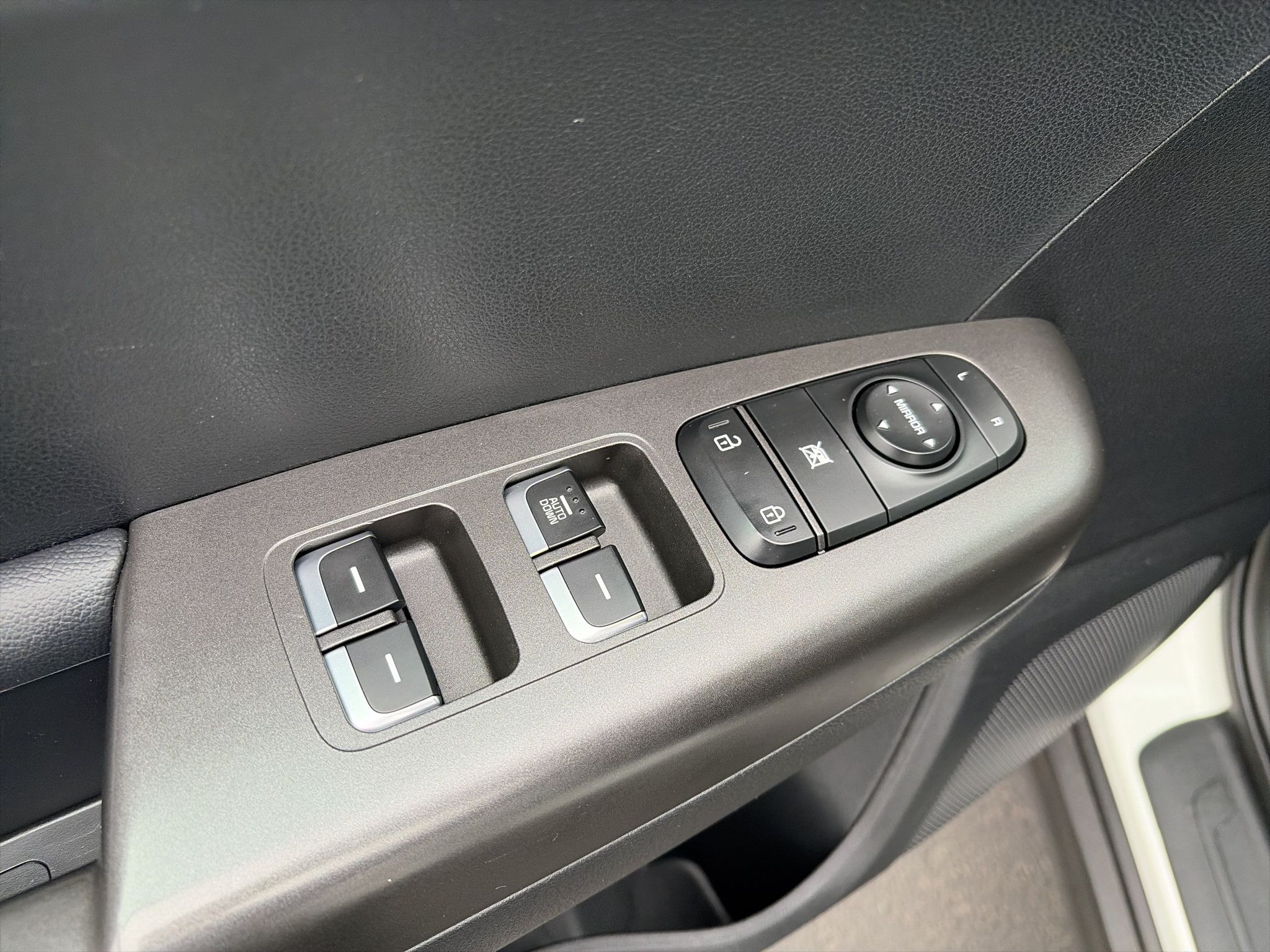 Used 2020 Kia Sportage LX AWD/4WD image 19