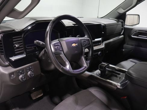 Used 2023 Chevrolet Silverado 1500 LTZ AWD/4WD image 17
