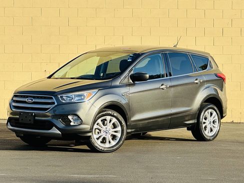 Used 2019 Ford Escape SE AWD/4WD image 4