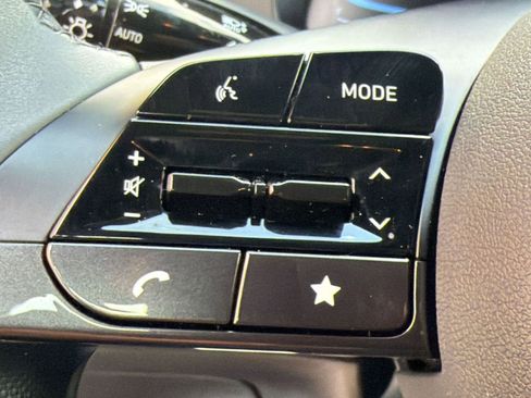 Certified 2025 Hyundai Elantra Sport FWD image 13