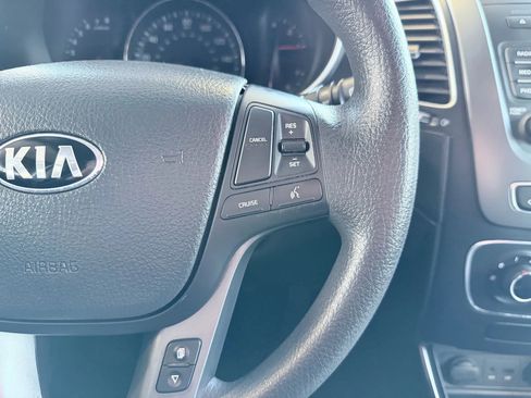 Used 2015 Kia Sorento LX image 21