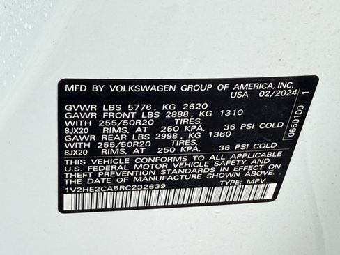 Used 2024 Volkswagen Atlas Cross Sport SE AWD/4WD image 34