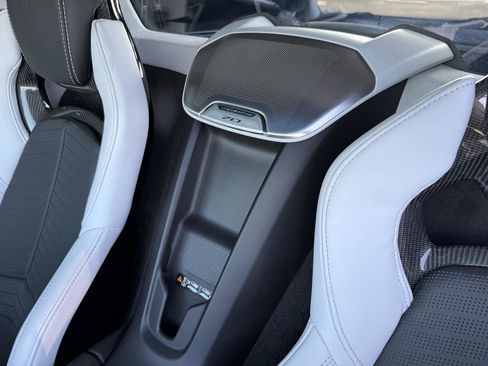 Used 2023 Chevrolet Corvette Stingray Premium Cpe w/ Z51 Performance Package image 38