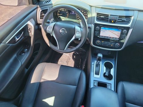 Certified 2018 Nissan Altima 2.5 SR w/ SR Midnight Edition FWD image 22