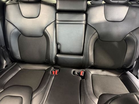 Used 2019 Jeep Cherokee Latitude Plus AWD/4WD image 44