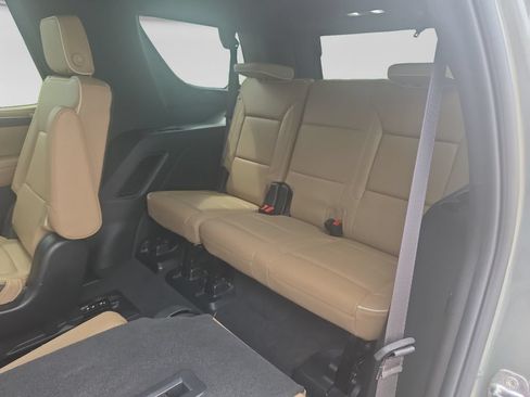 Used 2023 Chevrolet Tahoe Premier AWD/4WD image 38