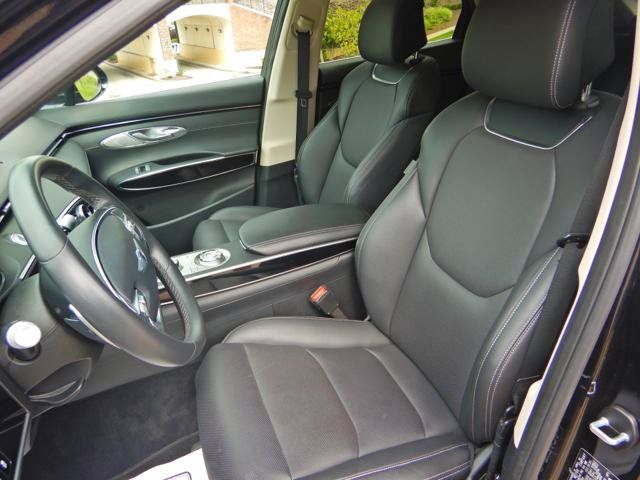 Used 2025 Genesis GV70 2.5T AWD/4WD image 12