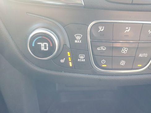 Used 2022 Chevrolet Equinox LT image 25