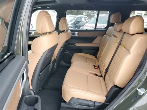 Used 2025 Hyundai Santa Fe Limited image 34