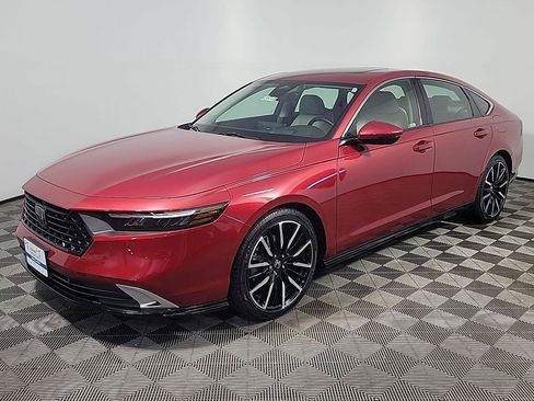 Used 2023 Honda Accord Touring image 11