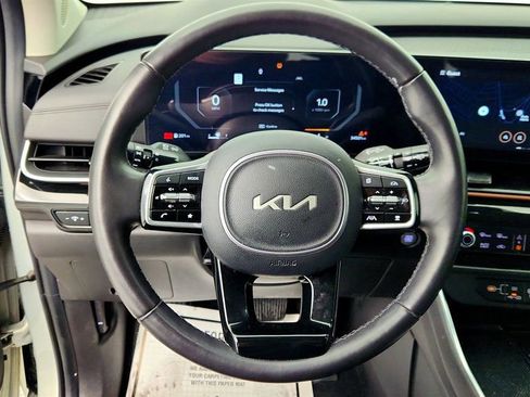 Used 2025 Kia Carnival SX Prestige image 12