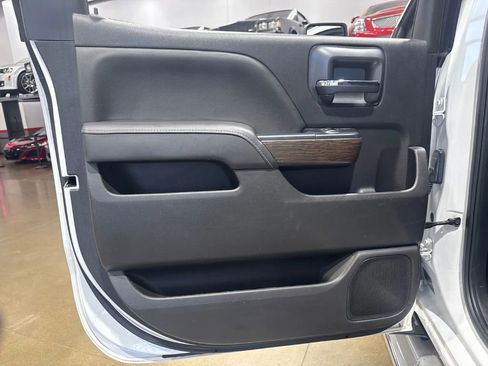 Used 2017 GMC Sierra 3500 Denali image 17