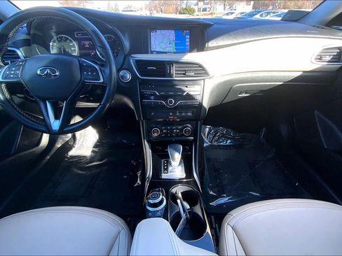 Used 2018 INFINITI QX30 Premium w/ Cargo Package image 15