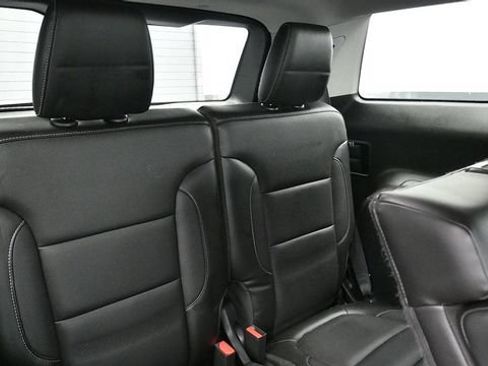 Used 2018 GMC Acadia SLT FWD image 12