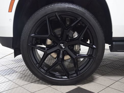 Used 2025 GMC Yukon XL Denali Ultimate w/ LPO, Floor Liner Package AWD/4WD image 30