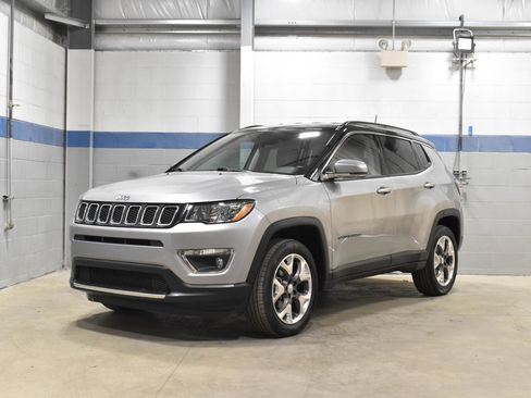 Used 2019 Jeep Compass Limited AWD/4WD image 2
