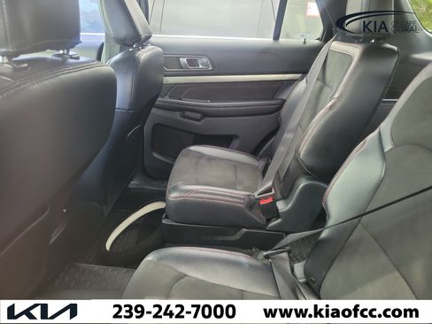 Used 2019 Ford Explorer XLT w/ Equipment Group 202A FWD image 10