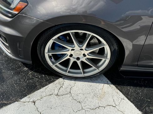 Used 2016 Volkswagen Golf R 4-Door image 8