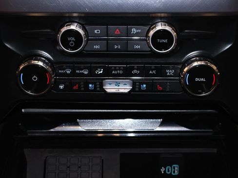 Certified 2025 Ford F250 King Ranch AWD/4WD image 37